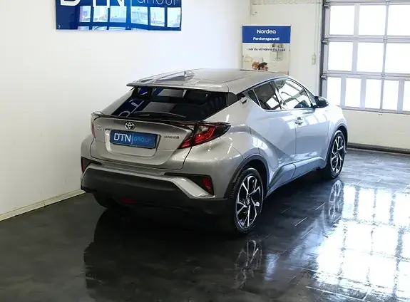 Toyota C-Hr 2020 photo 2