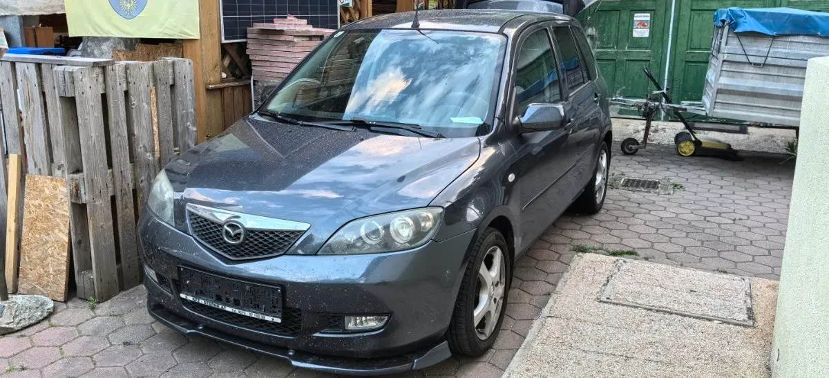 Mazda Mazda2