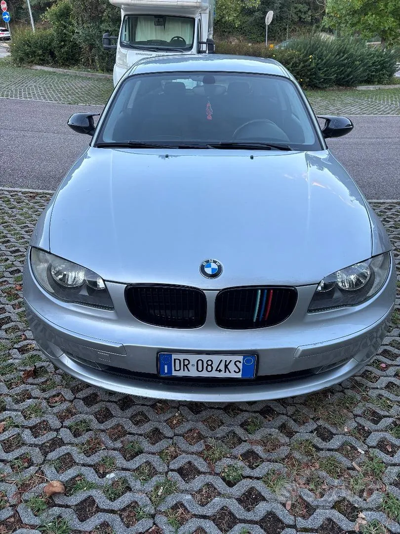 BMW 1 Series 2009 photo 2