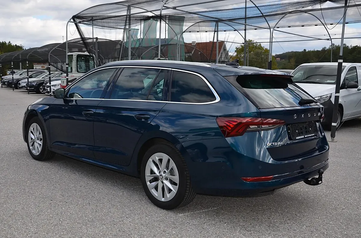 Skoda Octavia 2021 photo 3