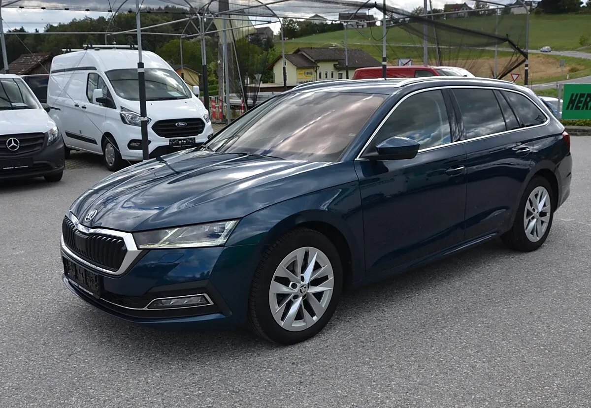 Skoda Octavia 2021 photo 2