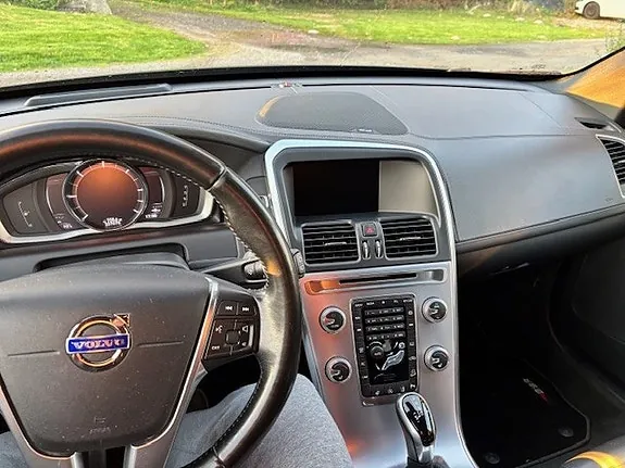 Volvo Xc60 2017 photo 5