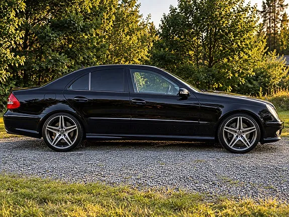 Mercedes-Benz E-Class 2005 photo 3