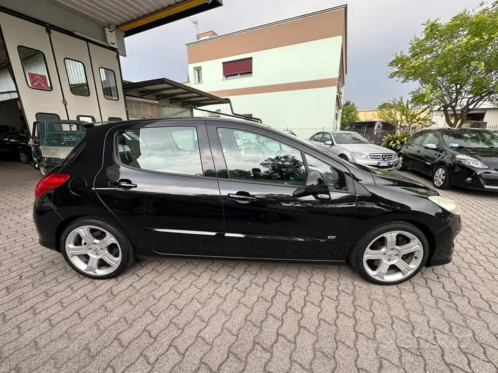 Peugeot 308 2011 photo 4