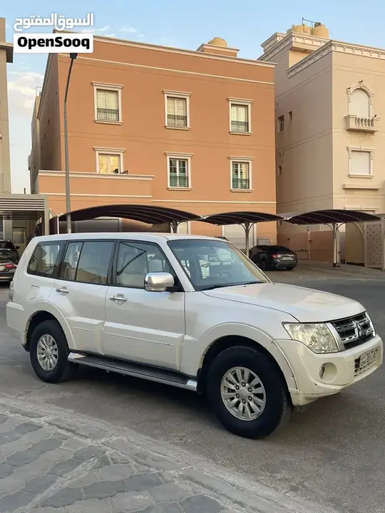 Mitsubishi Pajero 2013 photo 2