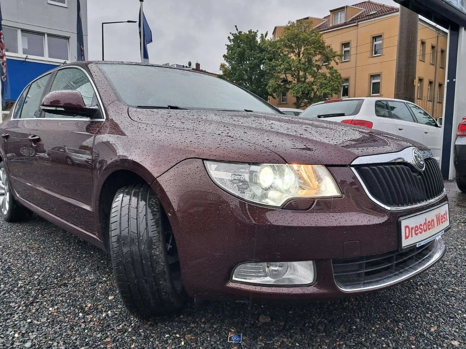 Skoda Superb 2009 photo 3