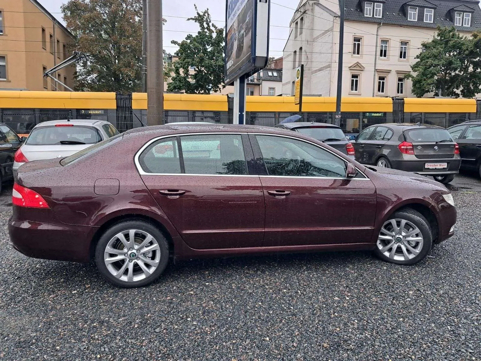 Skoda Superb 2009 photo 4