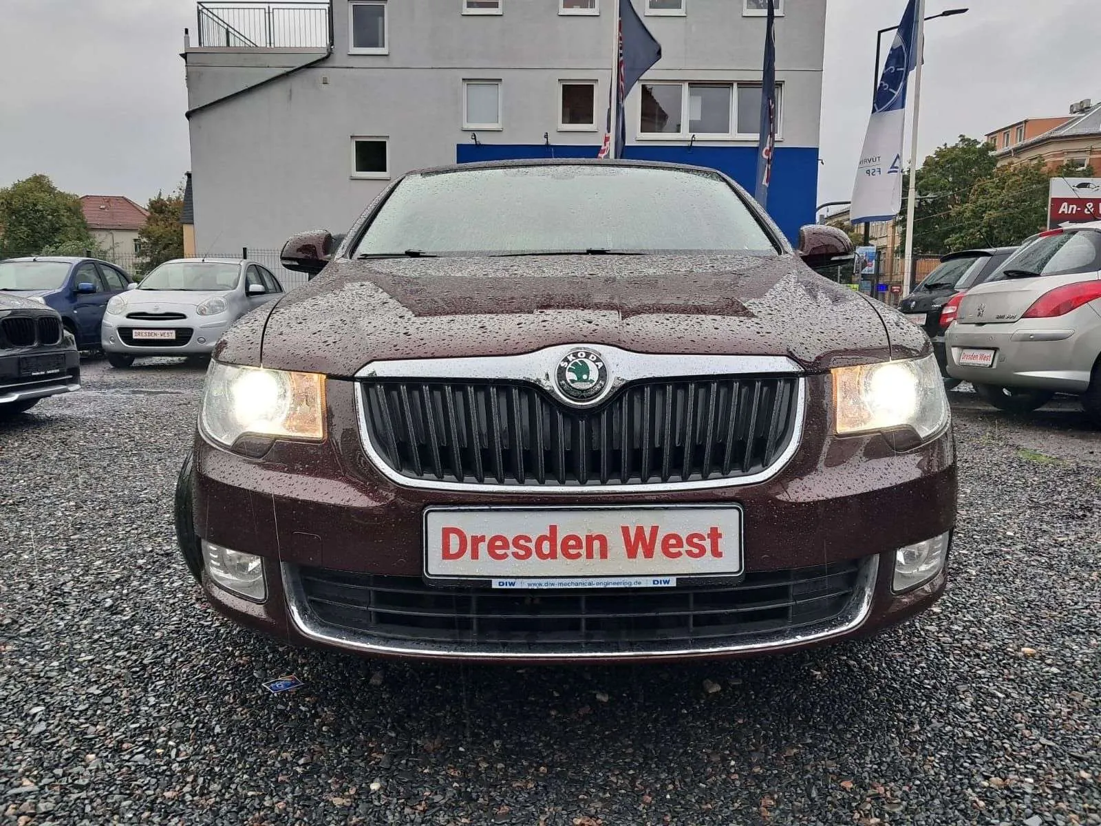Skoda Superb 2009 photo 2