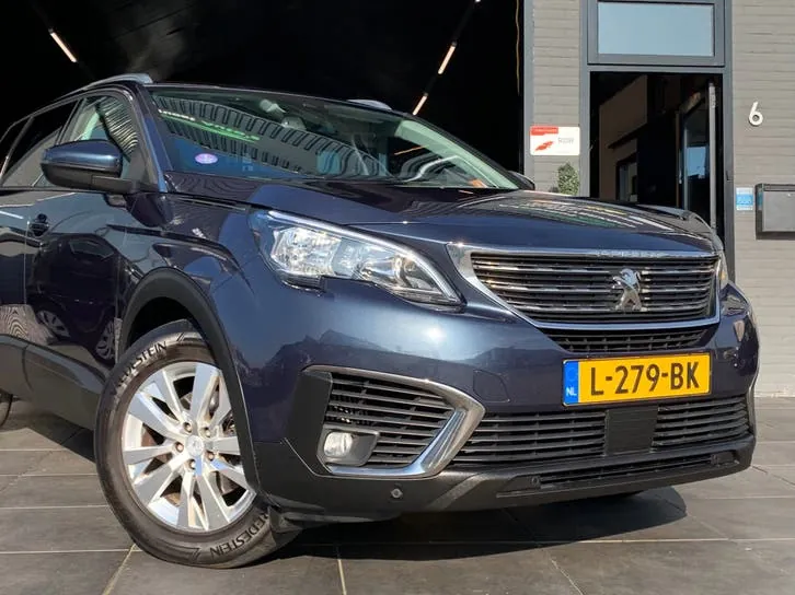 Peugeot 5008 2018 photo 2