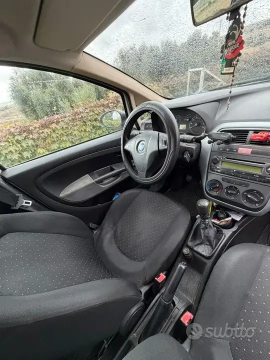 Fiat Grande Punto 2006 photo 3