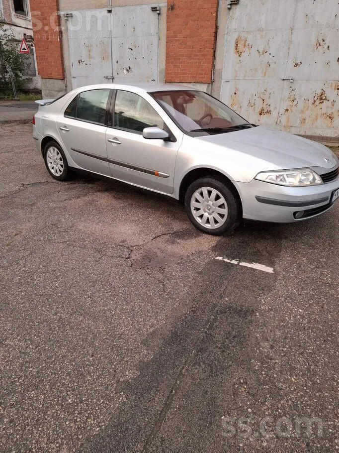 Renault Laguna 2002 photo 2