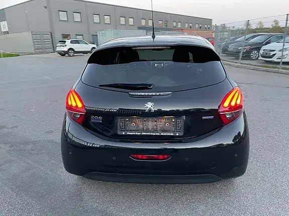 Peugeot 208 2016 photo 5