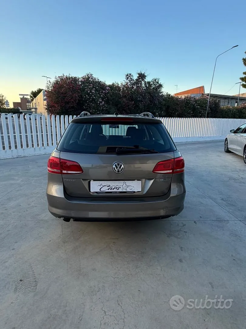 Volkswagen Passat 2012 photo 5