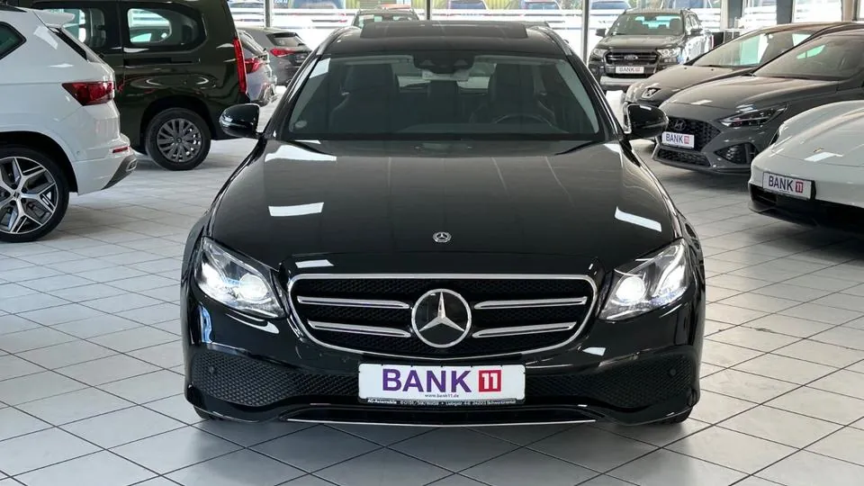 Mercedes-Benz E 300 Avantgarde