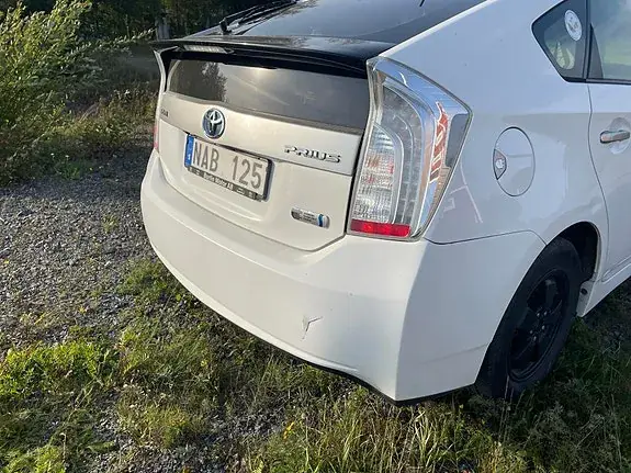 Toyota Prius Plug-In Hybrid 2012 photo 4
