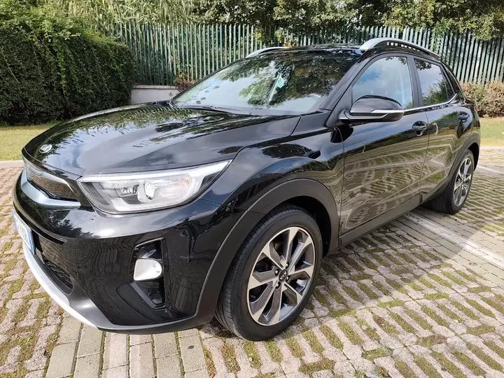 Kia Stonic 2021 photo 2