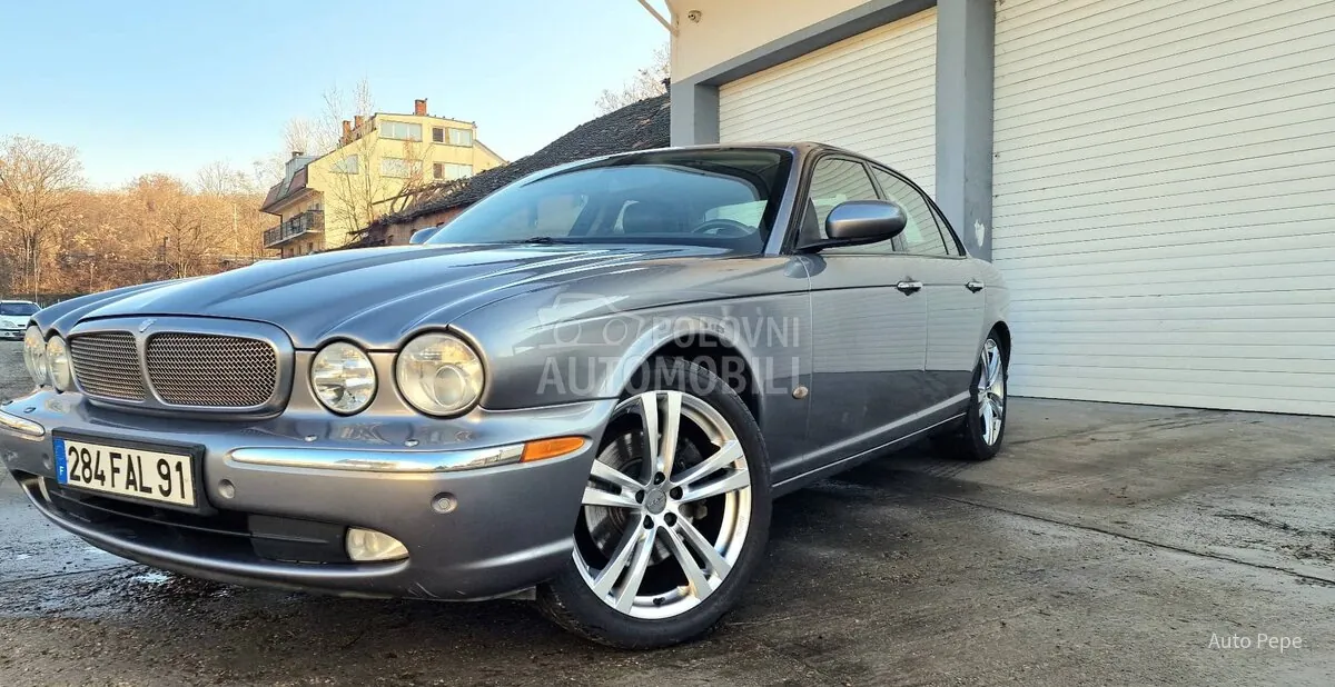 Jaguar Xj6