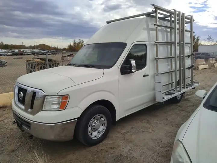 Nissan Nv
