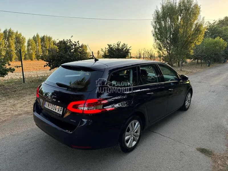 Peugeot 308 2015 photo 4