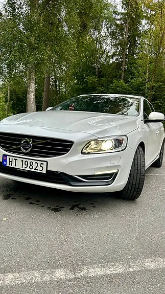 Volvo V60 2017 photo 2