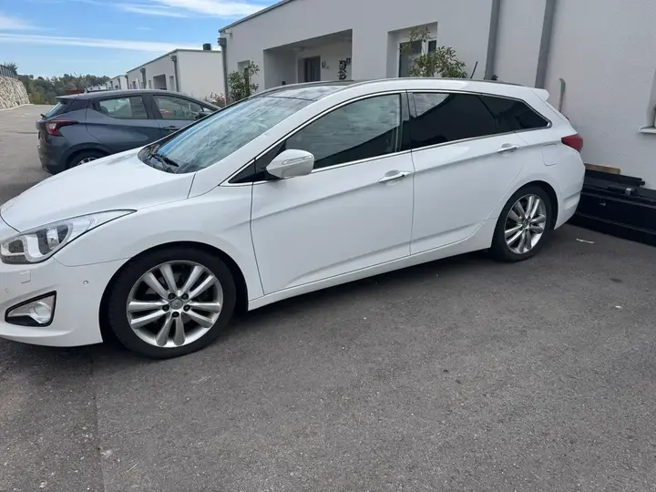 Hyundai I40