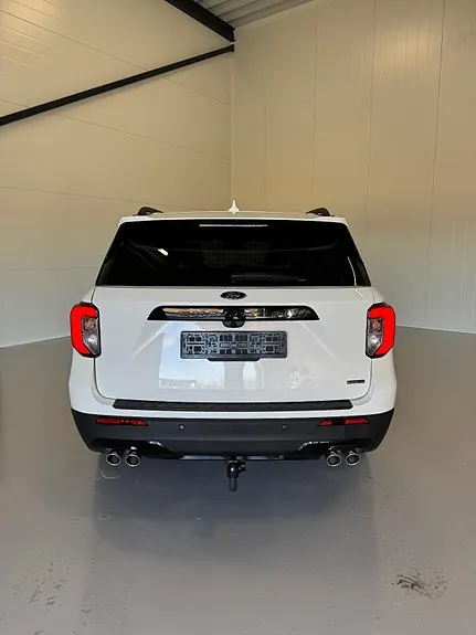Ford Explorer 2023 photo 4