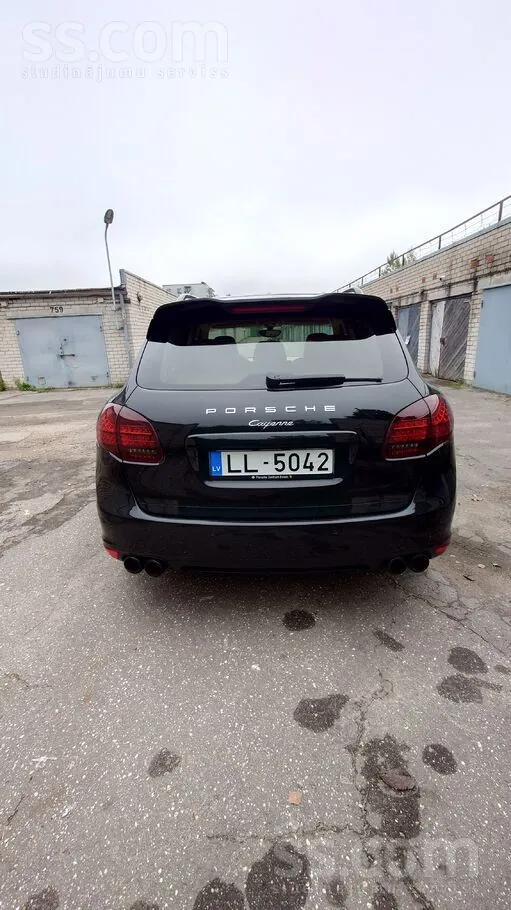 Porsche Cayenne 2012 photo 4