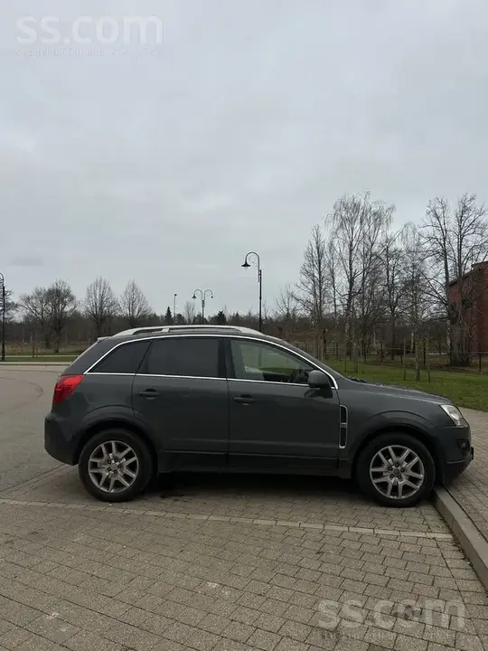 Opel Antara 2011 photo 2