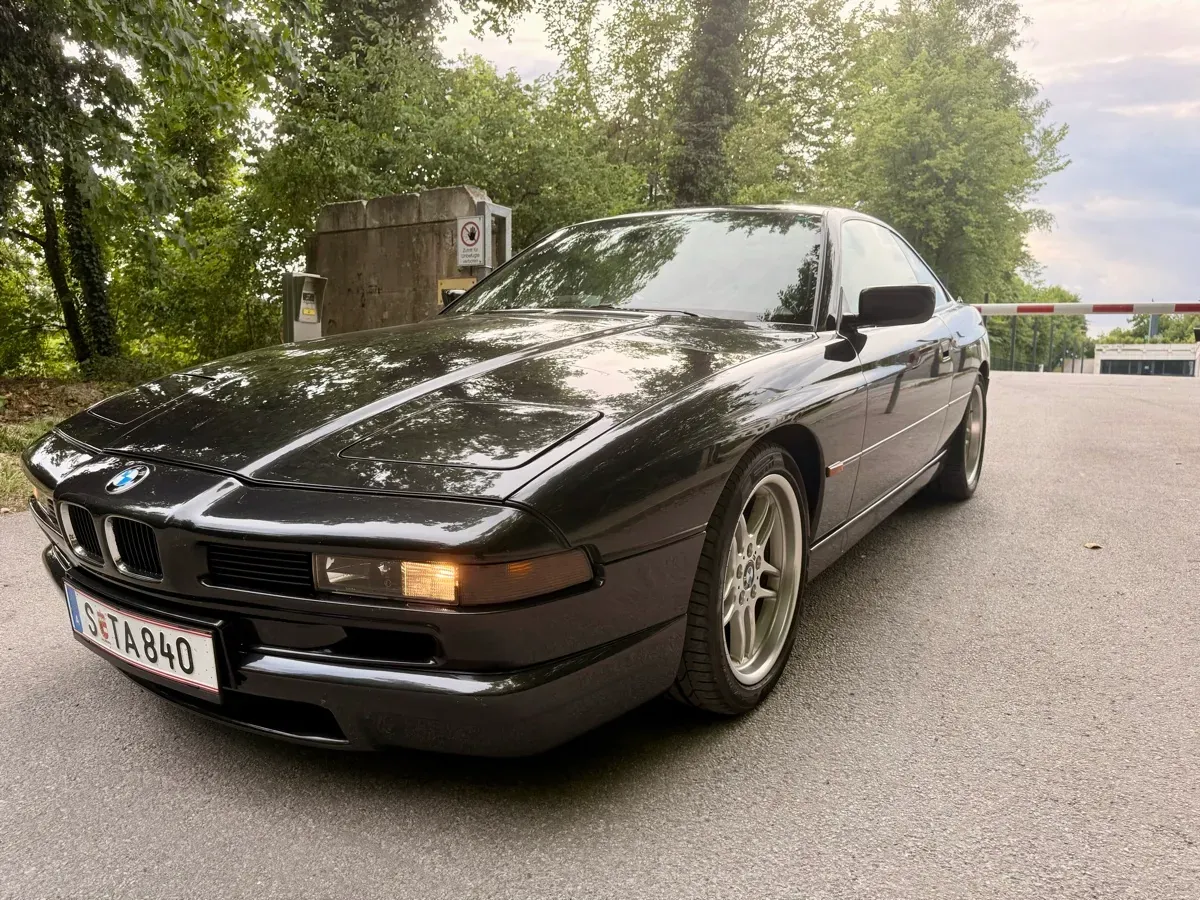 BMW 8 Series 1993 photo 2