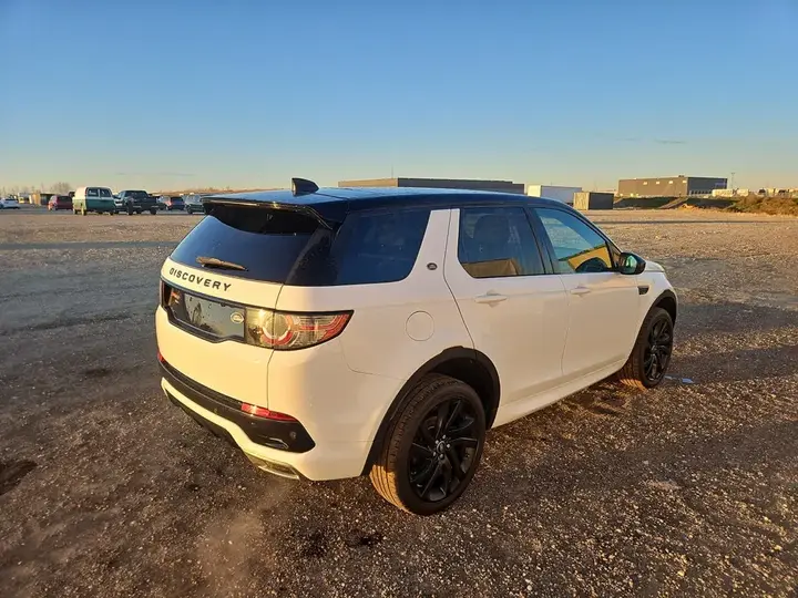 Land Rover Discovery Sport 2018 photo 4