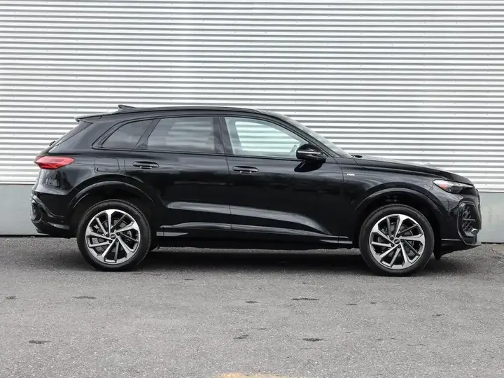 Audi Q5 2025 photo 2