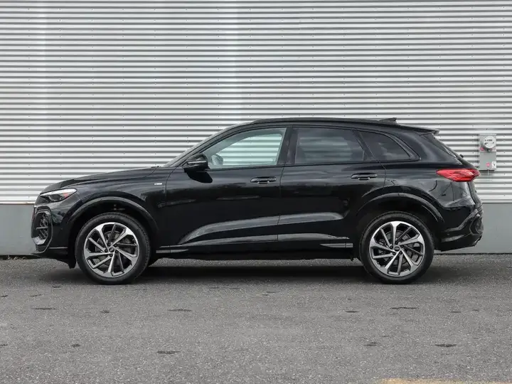 Audi Q5 2025 photo 3