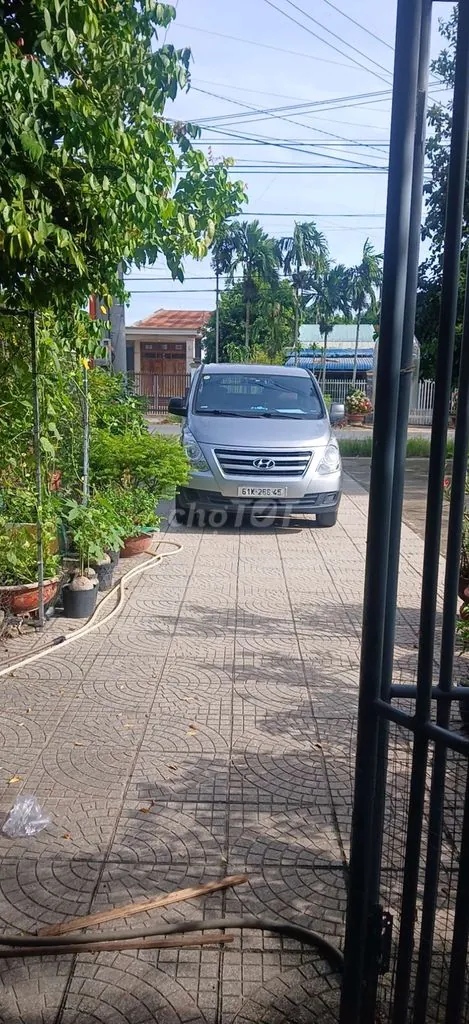 Hyundai Grand Starex
