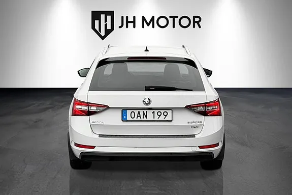 Skoda Superb 2016 photo 5