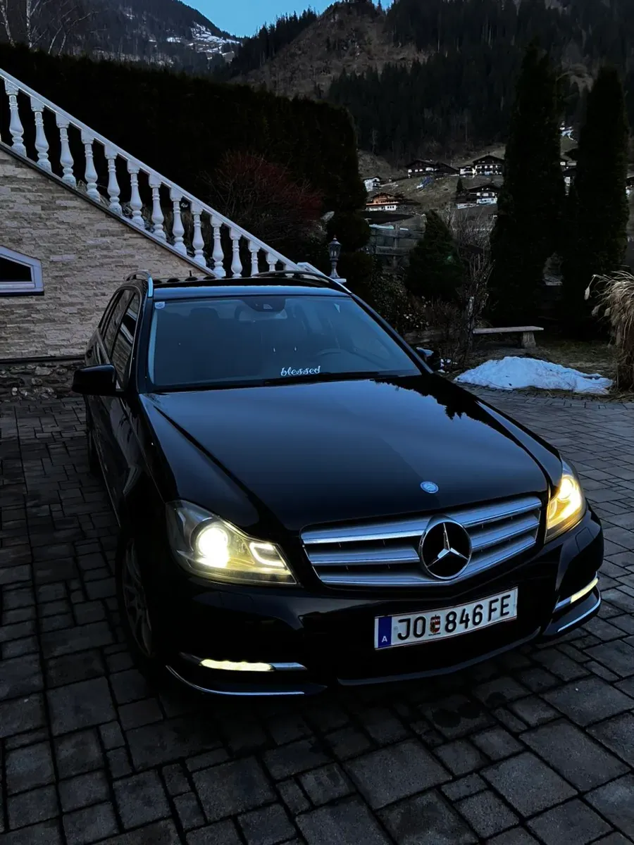Mercedes-Benz C-Class 2013 photo 2