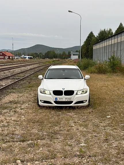 BMW 320D 2012 photo 2