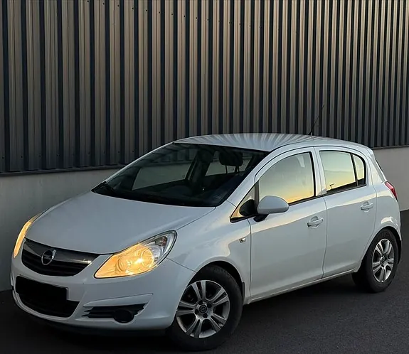 Opel Corsa 2011 photo 2