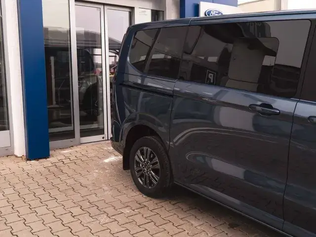 Ford Tourneo Custom 2026 photo 4