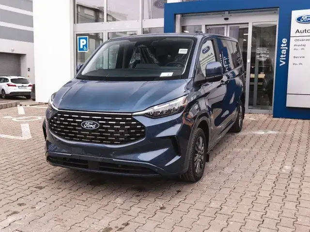 Ford Tourneo Custom 2026 photo 2