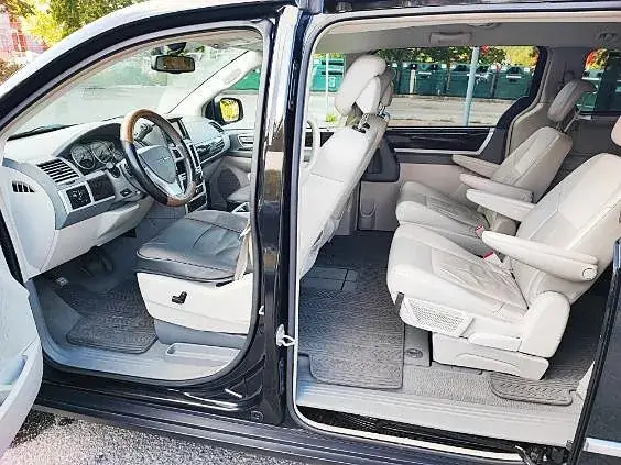 Chrysler Grand Voyager 2011 photo 5