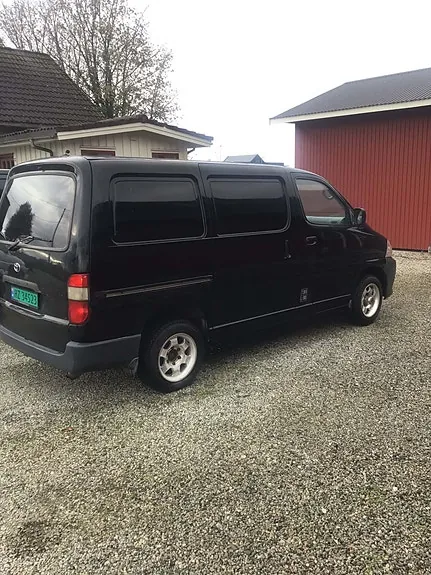 Toyota Hiace 2008 photo 2