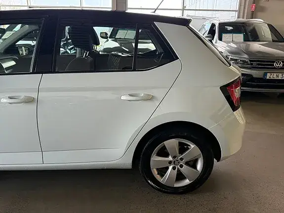 Skoda Fabia 2017 photo 5