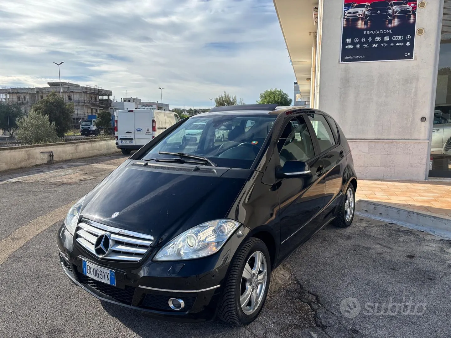 Mercedes-Benz A-Class 2011 photo 2
