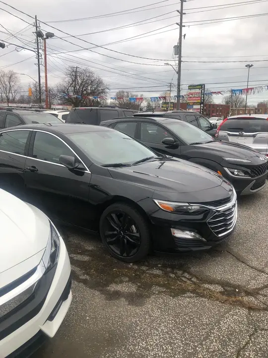 Chevrolet Malibu 2023 photo 2