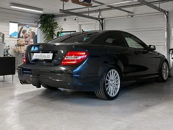 Mercedes-Benz C180 2012 photo 4