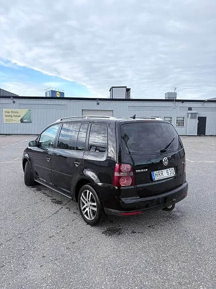 Volkswagen Touran 2009 photo 2