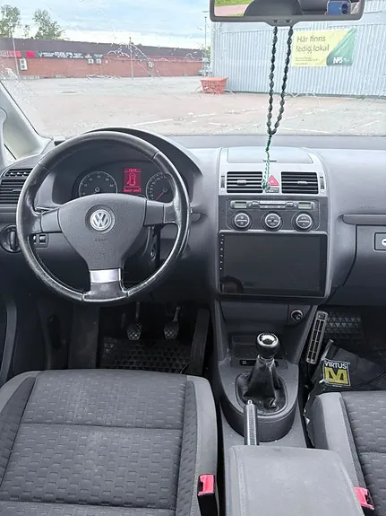 Volkswagen Touran 2009 photo 3