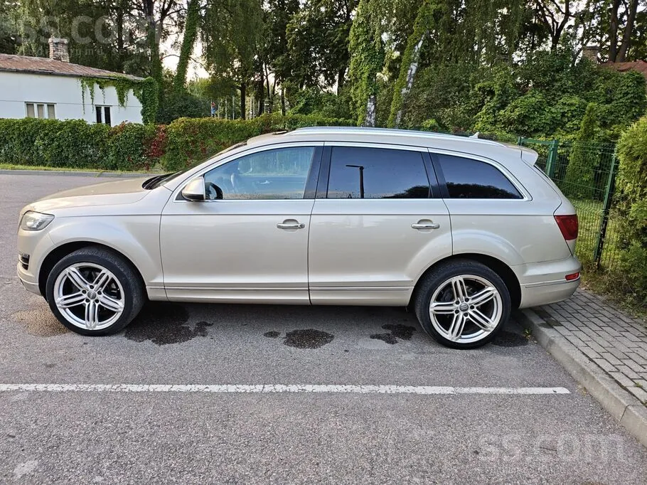 Audi Q7 2011 photo 2