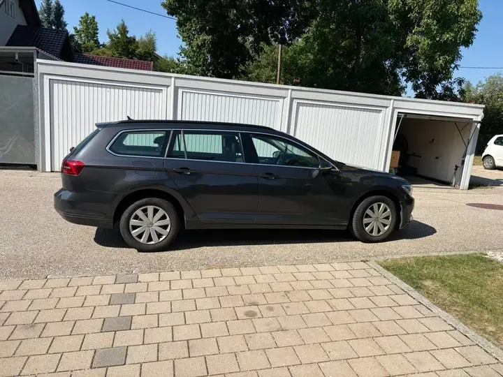 Volkswagen Passat 2018 photo 2