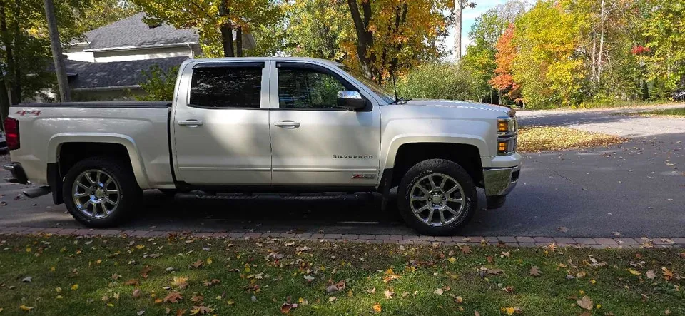 Chevrolet Silverado 2015 photo 2